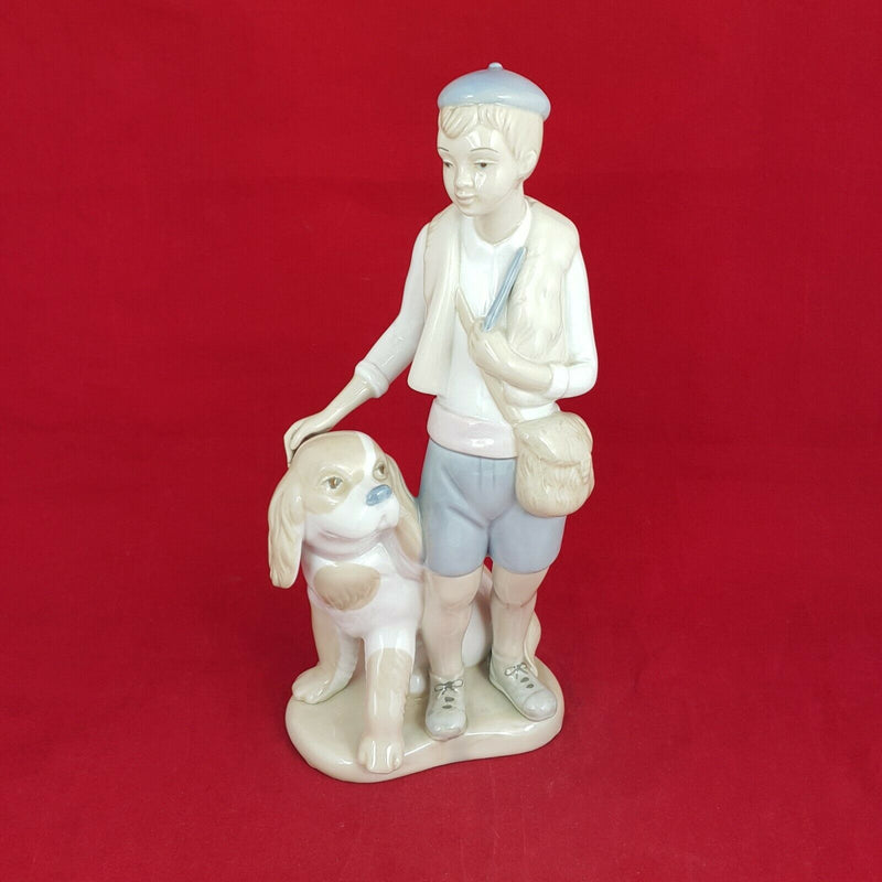 Miquel Requena S. A Figurine Boy With Dog - 6285 OA