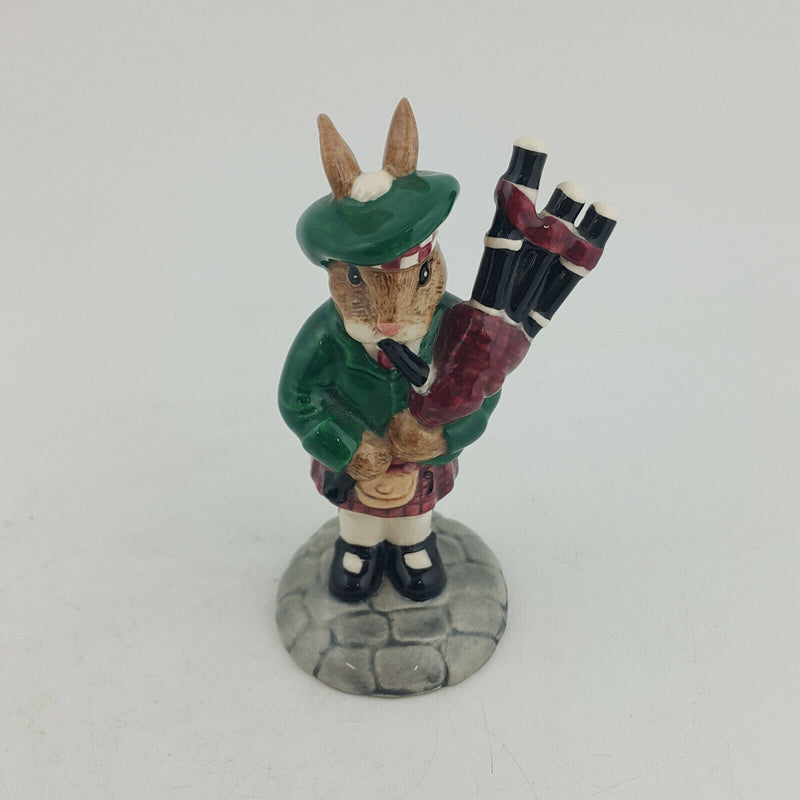 Royal Doulton Bunnykins - Piper DB191 – RD 1150