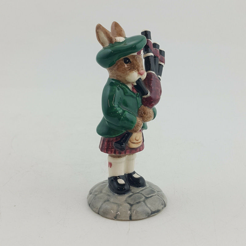 Royal Doulton Bunnykins - Piper DB191 – RD 1150