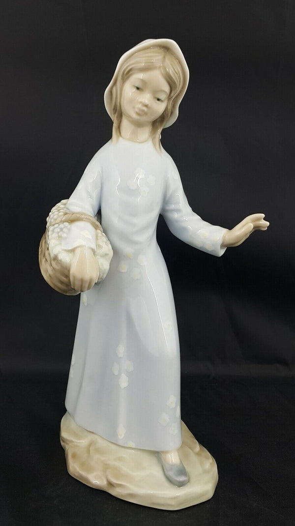 Zraphin Figurine Girl with Grapes Basket - Made in Spain