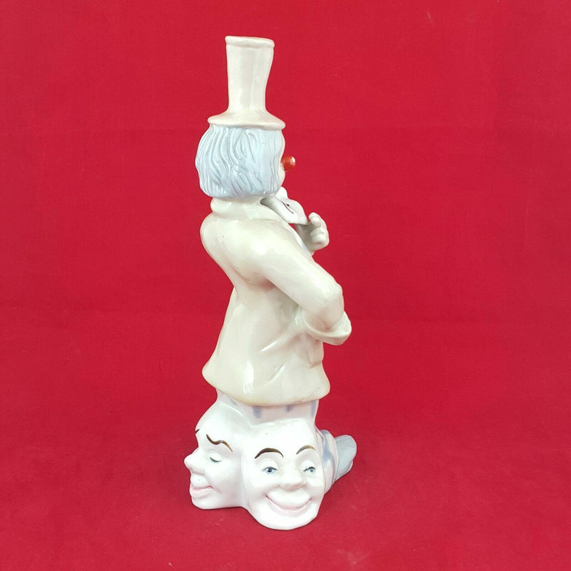 Casades Clown With Long Hat and Mask in Hand - NA 5689