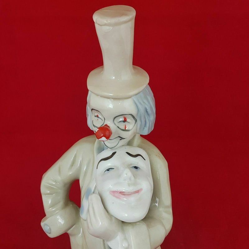Casades Clown With Long Hat and Mask in Hand - NA 5689