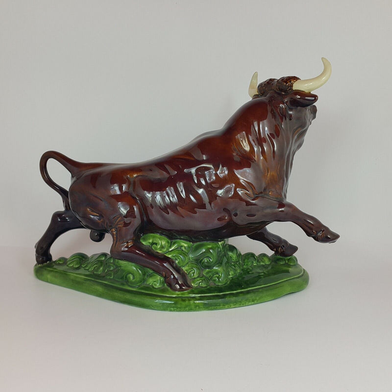Retro Ceramic Fighting Brown Bull Figurine - OA 5453