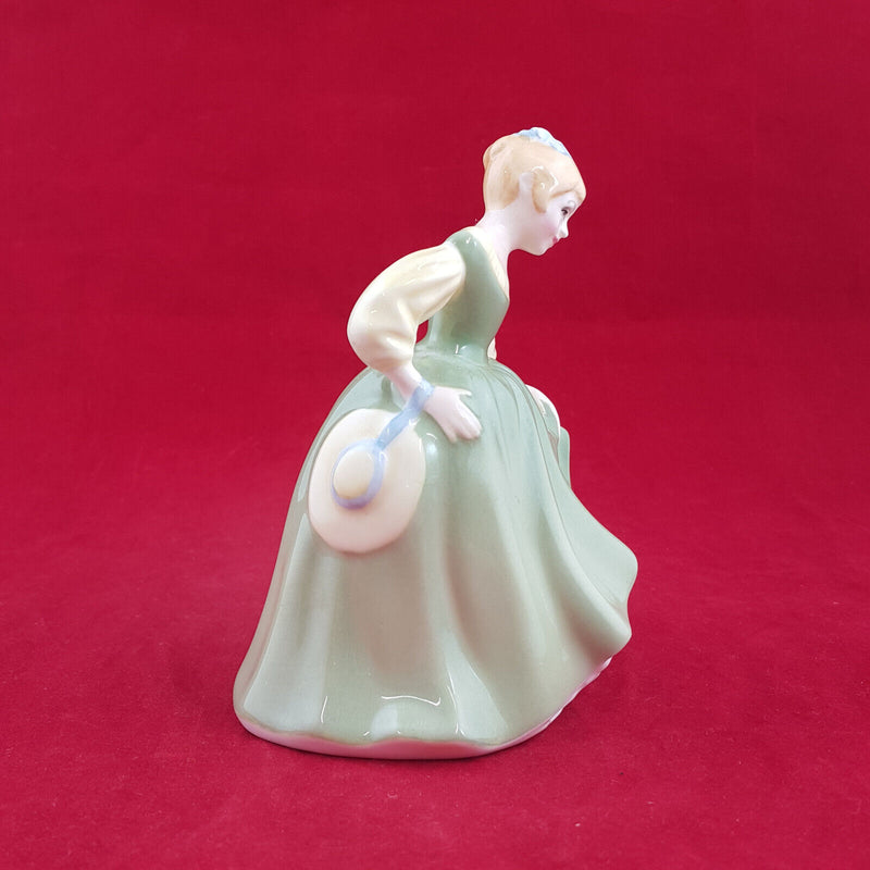 Royal Doulton Figurine - Fair Maiden HN2211 – RD 1486