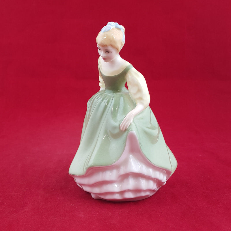 Royal Doulton Figurine - Fair Maiden HN2211 – RD 1486