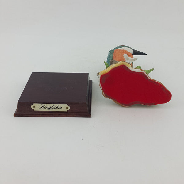 Leonardo Collection - Kingfisher On A Wooden Plinth - NA 1606