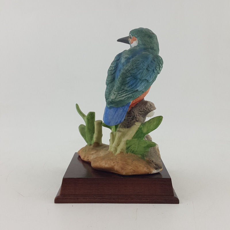 Leonardo Collection - Kingfisher On A Wooden Plinth - NA 1606