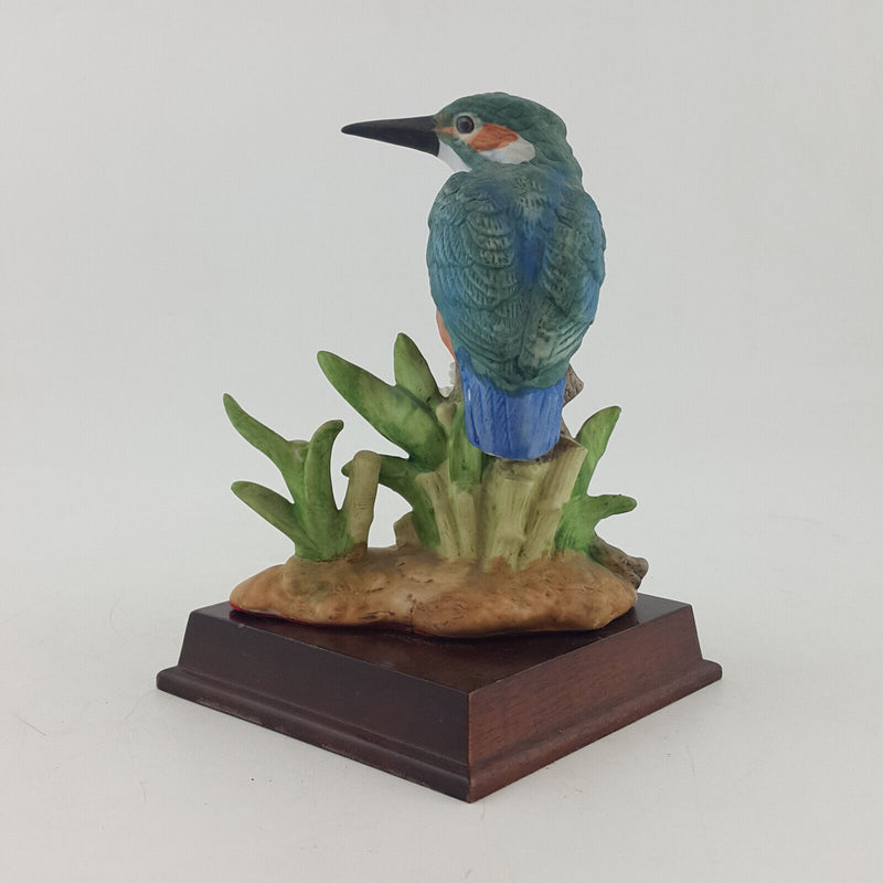 Leonardo Collection - Kingfisher On A Wooden Plinth - NA 1606