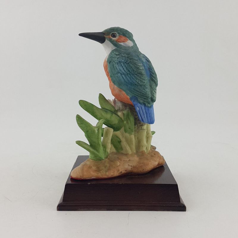 Leonardo Collection - Kingfisher On A Wooden Plinth - NA 1606