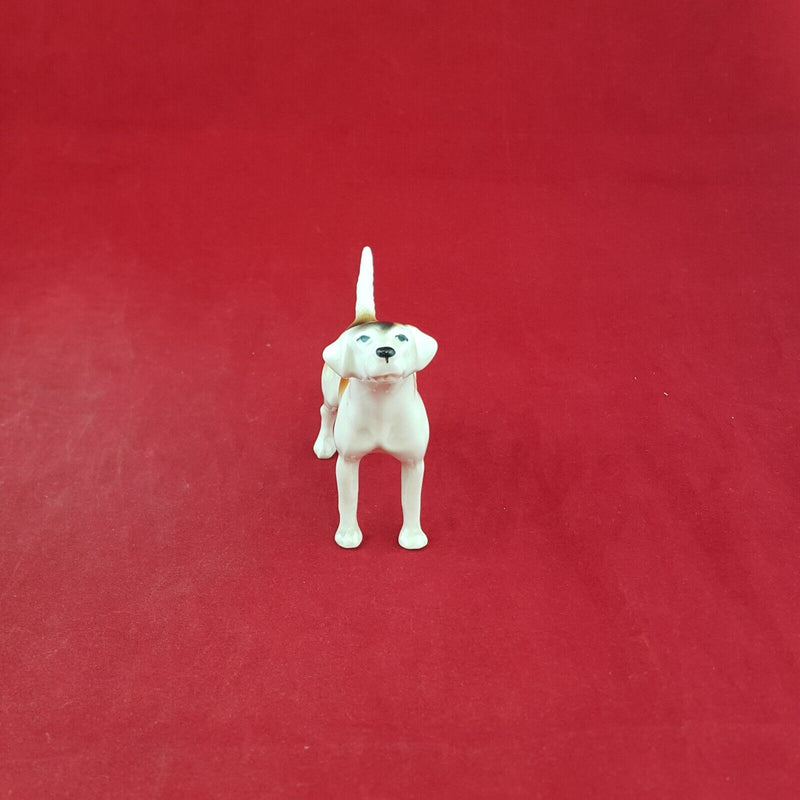 Beswick Dog Figurine Model 2262 - Foxhound - 6995 BSK