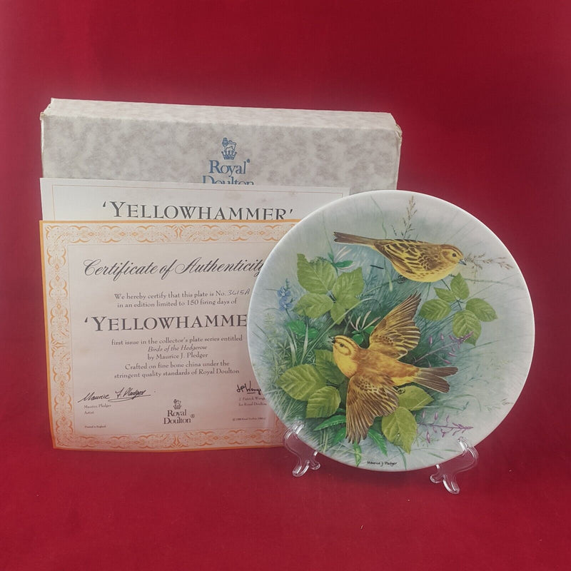 Royal Doulton Plate Yellowhammer with CoA Box - 6752 RD