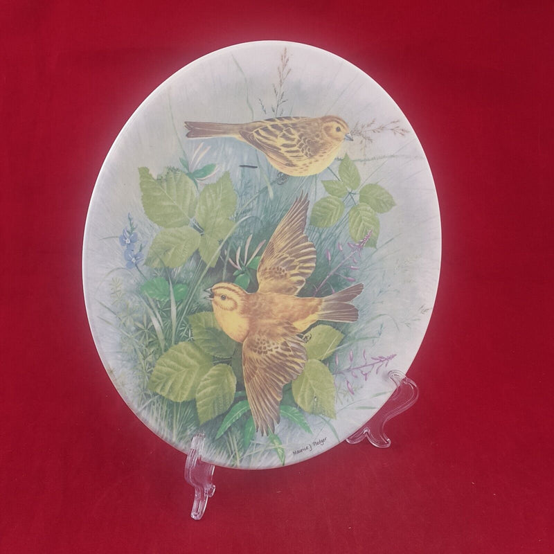 Royal Doulton Plate Yellowhammer with CoA Box - 6752 RD