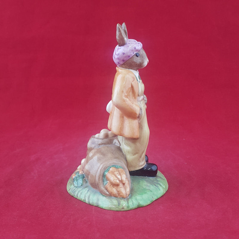 Royal Doulton Bunnykins - Land Girl DB372 – RD 1762