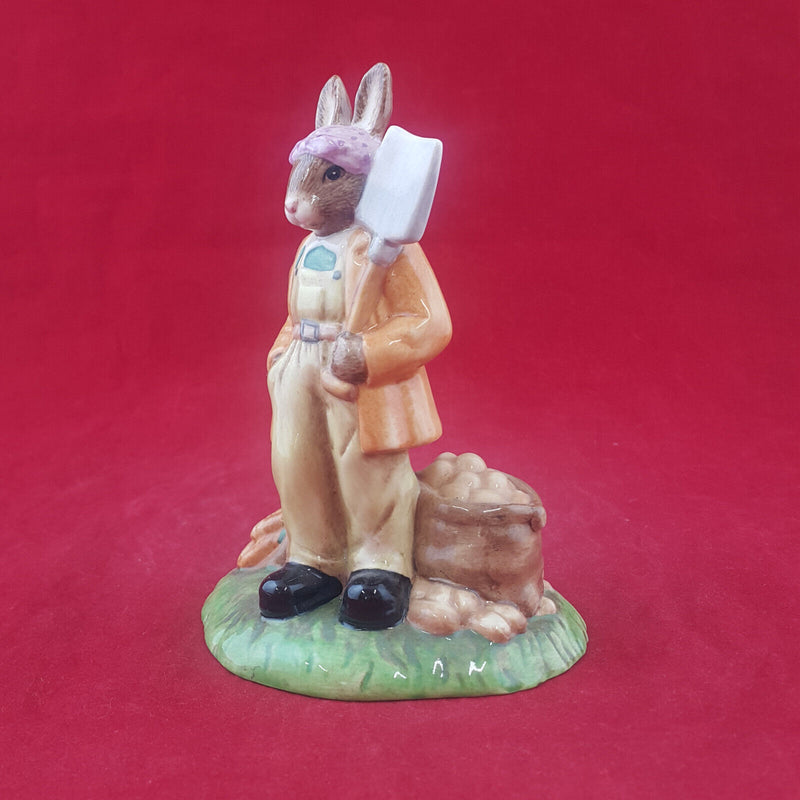 Royal Doulton Bunnykins - Land Girl DB372 – RD 1762