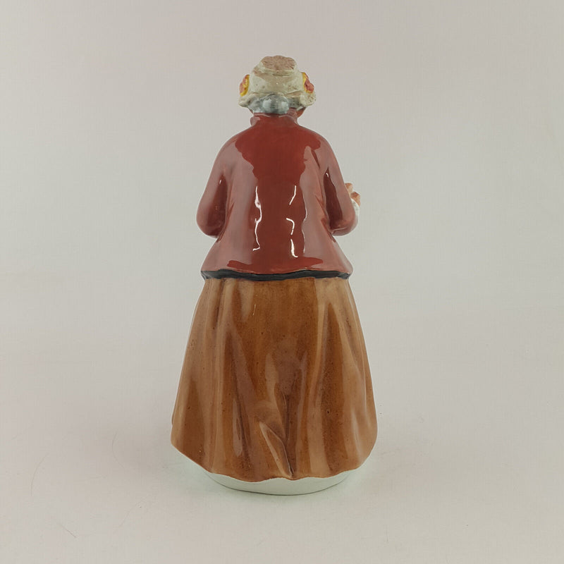 Royal Doulton Figurine - Teatime HN2255 – RD 1701