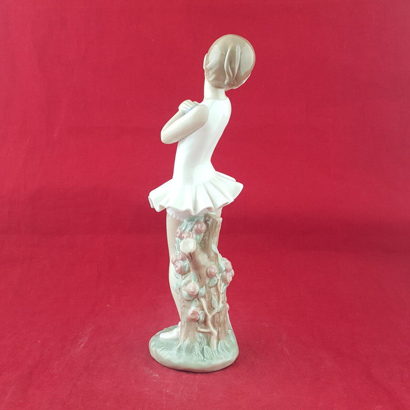 Lladro Nao Figurine - Ballerina 00196 - L/N 1978
