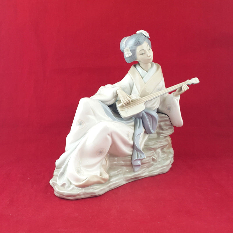Nao By Lladro - Oriental Melody / Geisha Girl Playing Guitar 227 - L/N 1994