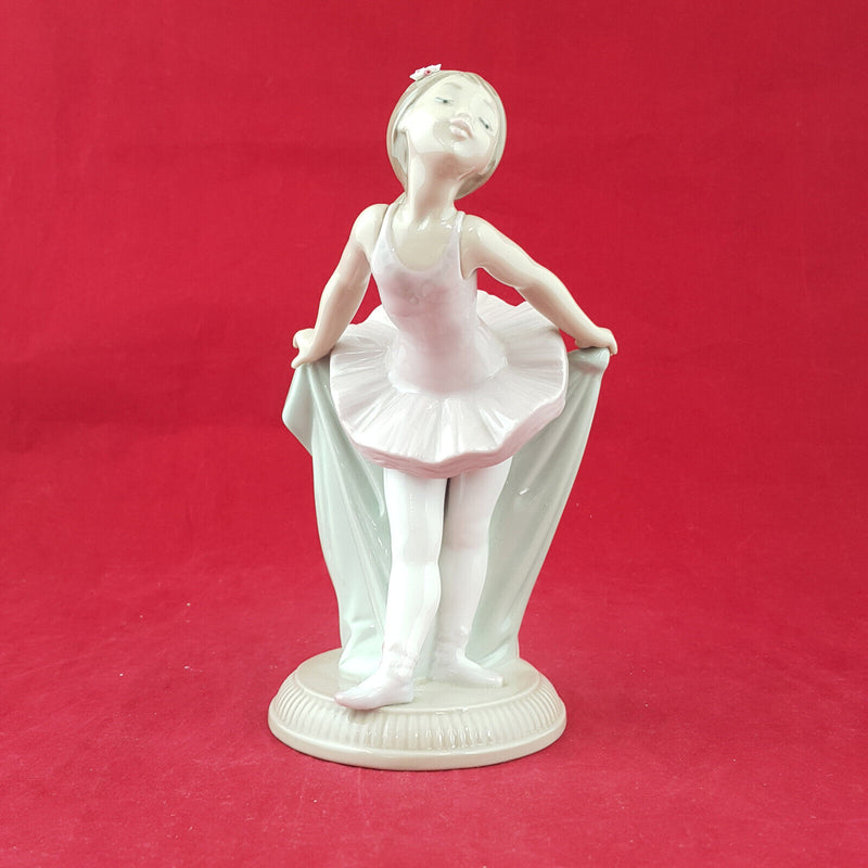 Nao By Lladro - My Recital Ballerina 1151 (Boxed) - L/N 1993