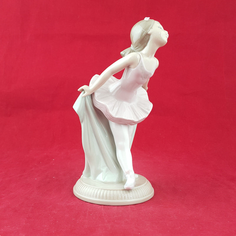 Nao By Lladro - My Recital Ballerina 1151 (Boxed) - L/N 1993