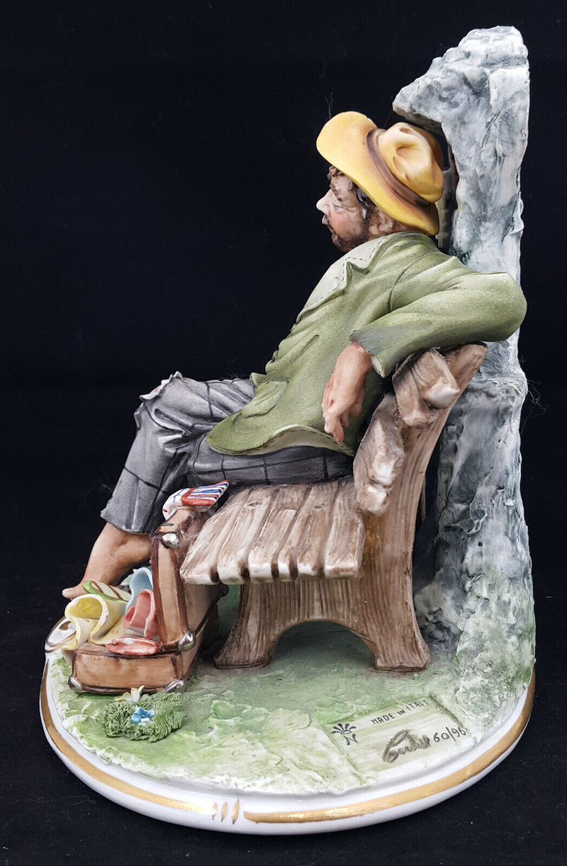 Capodimonte Large Figurine Tramp Do Not Disturb - Faded Colour
