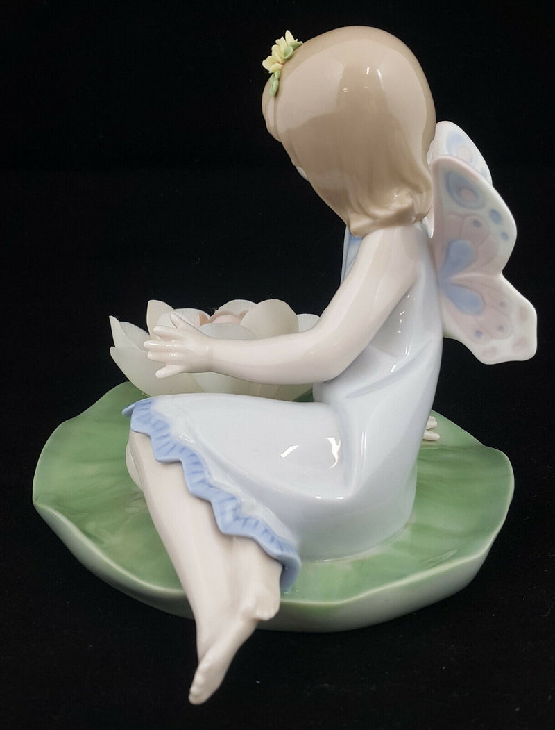 Lladro Figurine Lilypad Love Angel Model 6645 - Damaged