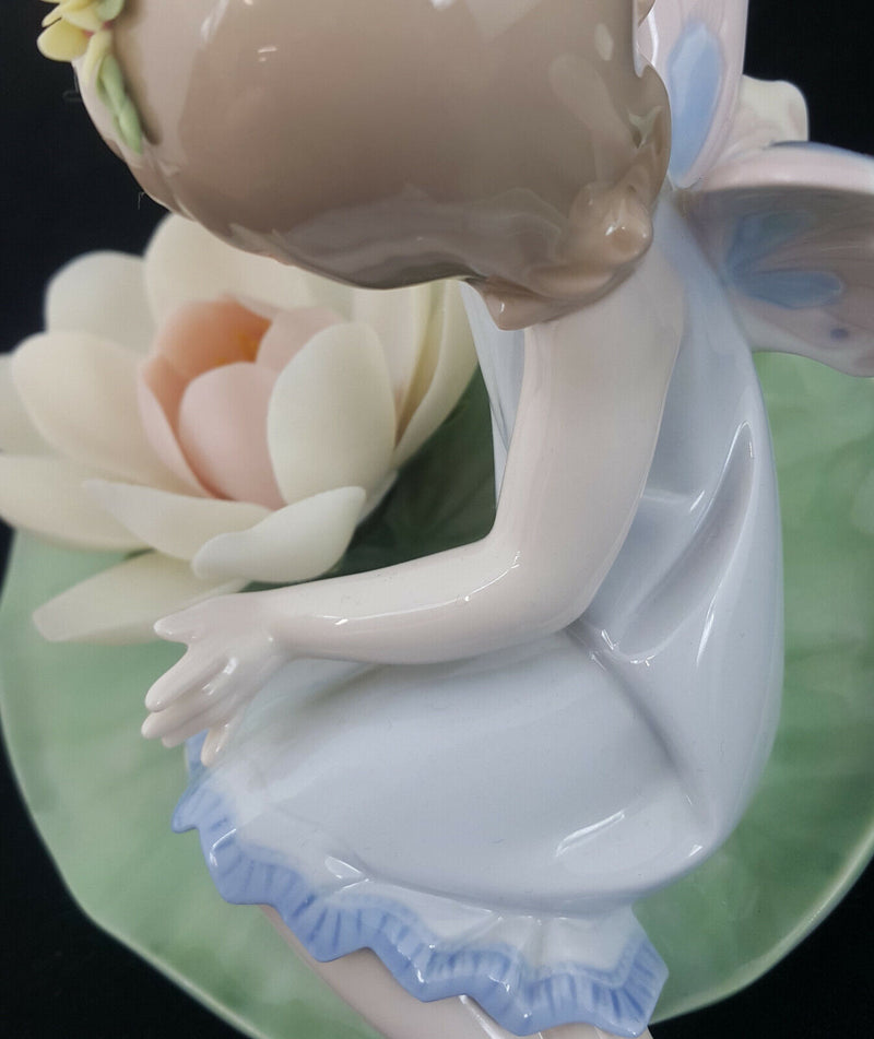 Lladro Figurine Lilypad Love Angel Model 6645 - Damaged