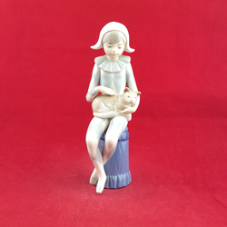 Nao By Lladro - Harlequin Boy With A Cat - L/N 2085