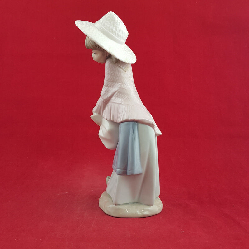 Nao By Lladro - Girl In Pink Poncho & Bonnet - L/N 2088