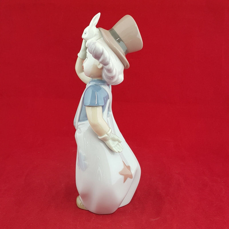 Lladro Nao Figurine 8092 - The Magician's Hat - 6115 L/N
