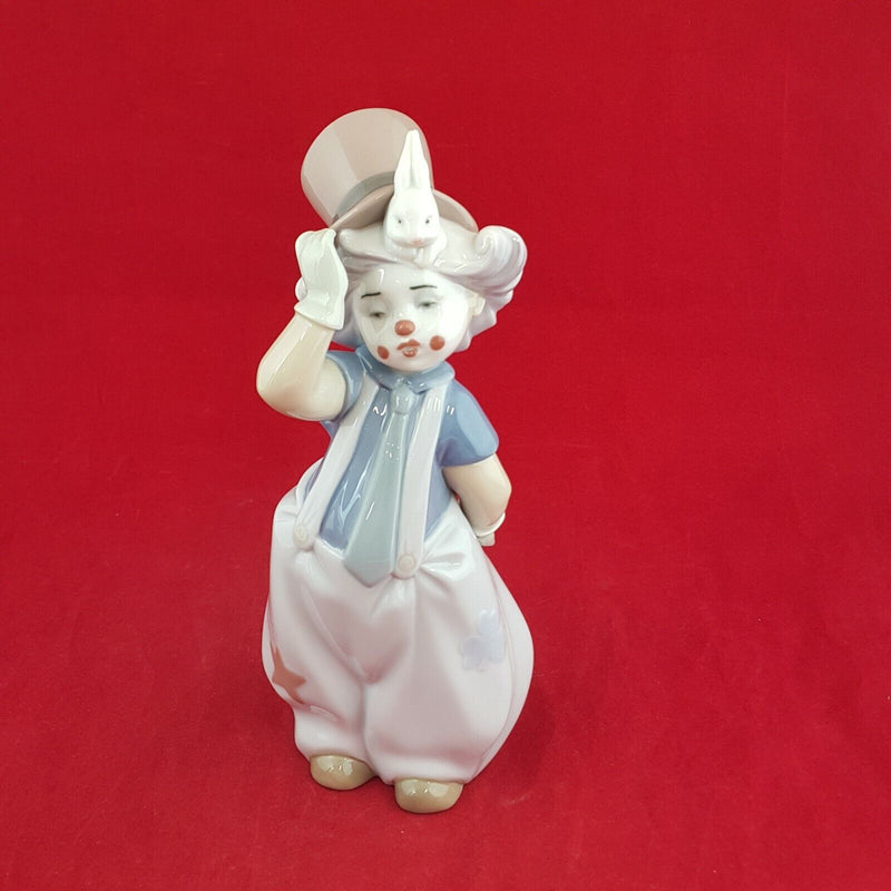 Lladro Nao Figurine 8092 - The Magician's Hat - 6115 L/N