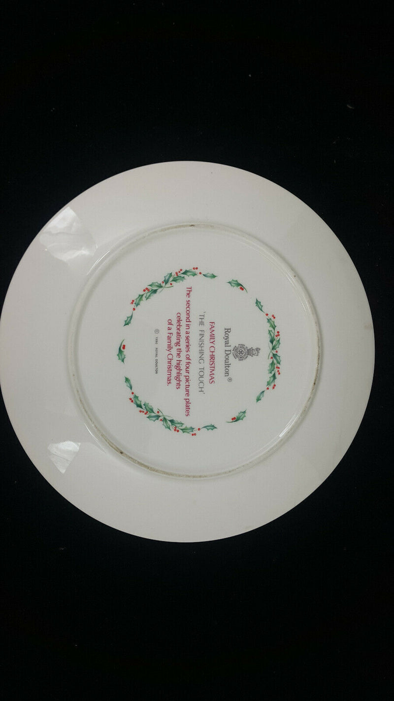 Royal Doulton Family Christmas The Finishing Touch Plate