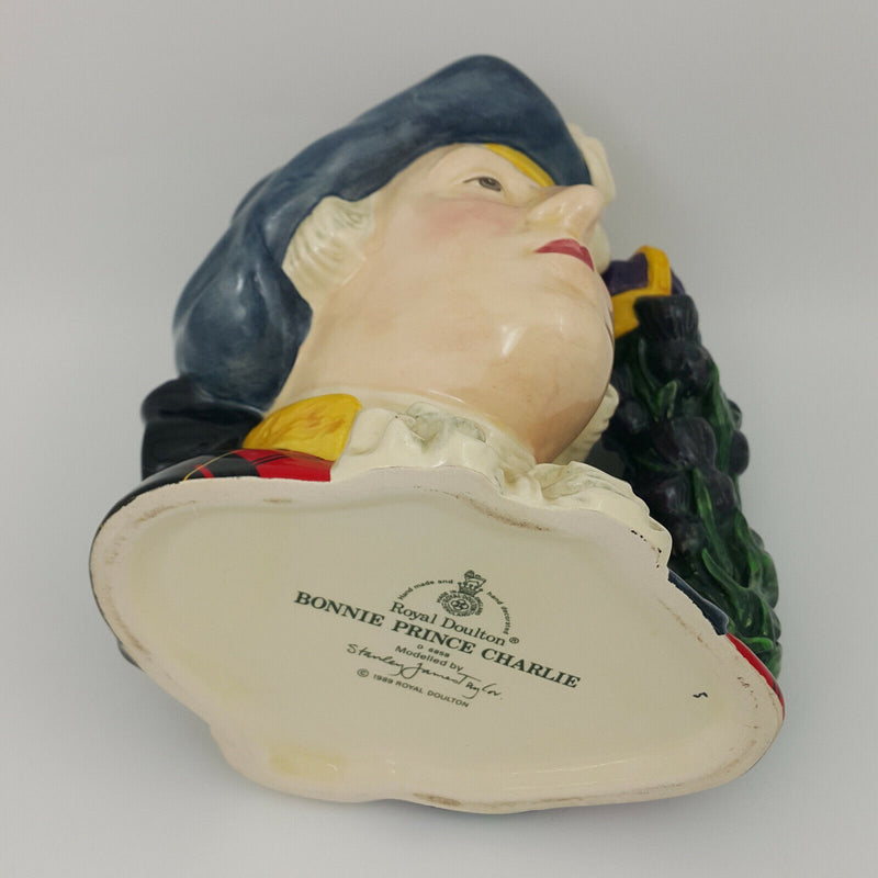 Royal Doulton Bonnie Prince Charlie D6858 – Large