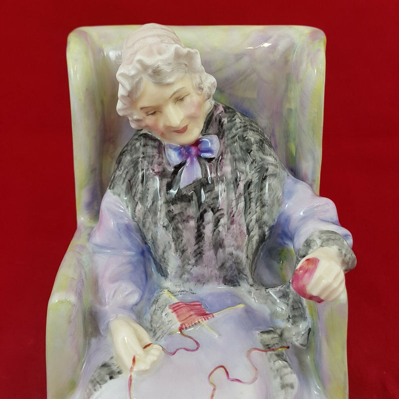 Royal Doulton Figurine HN2023 - Joan - 6145 RD – Amazing Antiques Etc.