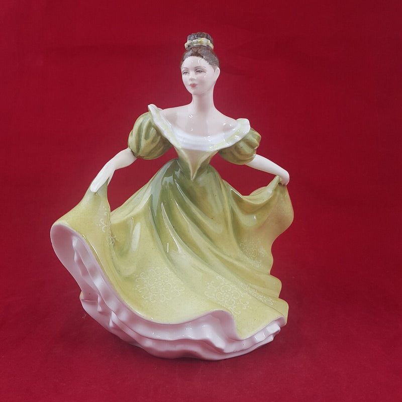 Royal Doulton Figurine HN2329 - Lynne - 6727 RD