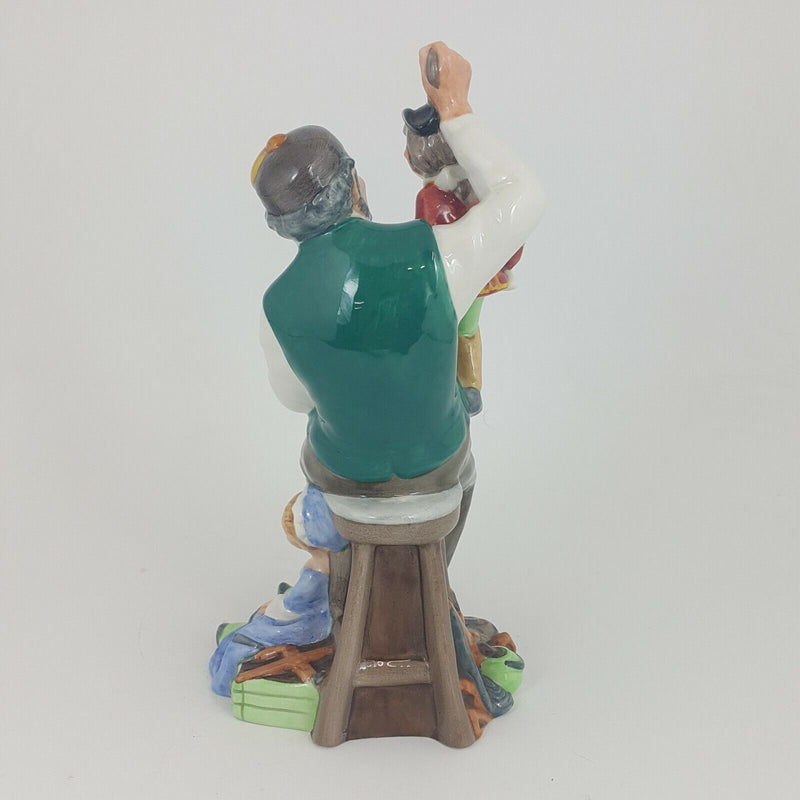 Royal Doulton Figurine HN2253 - The Puppetmaker - 5782 RD