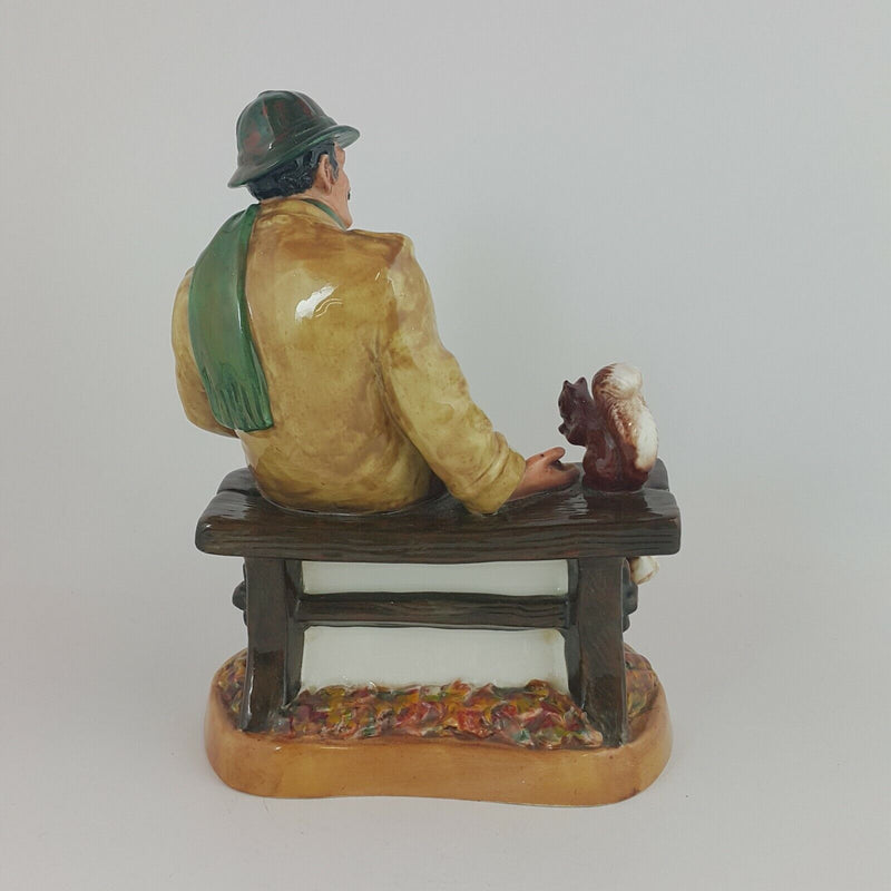 Royal Doulton Figurine HN2485 - Lunchtime -  Second  RD 5657