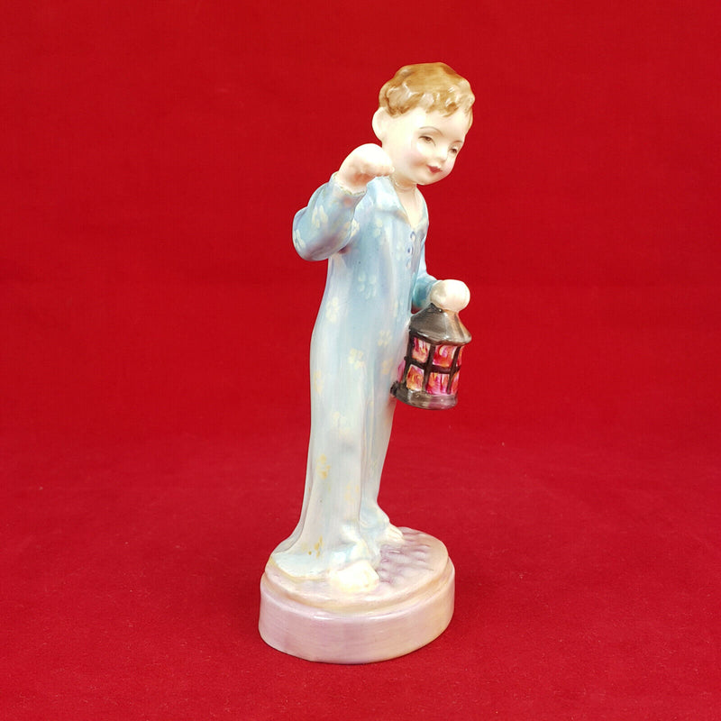 Royal Doulton Figurine - Wee Willie Winkie HN2050 (restored neck) – 305 RD
