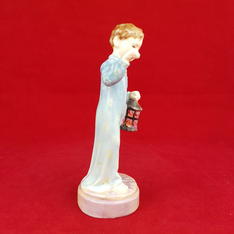 Royal Doulton Figurine - Wee Willie Winkie HN2050 (restored neck) – 305 RD