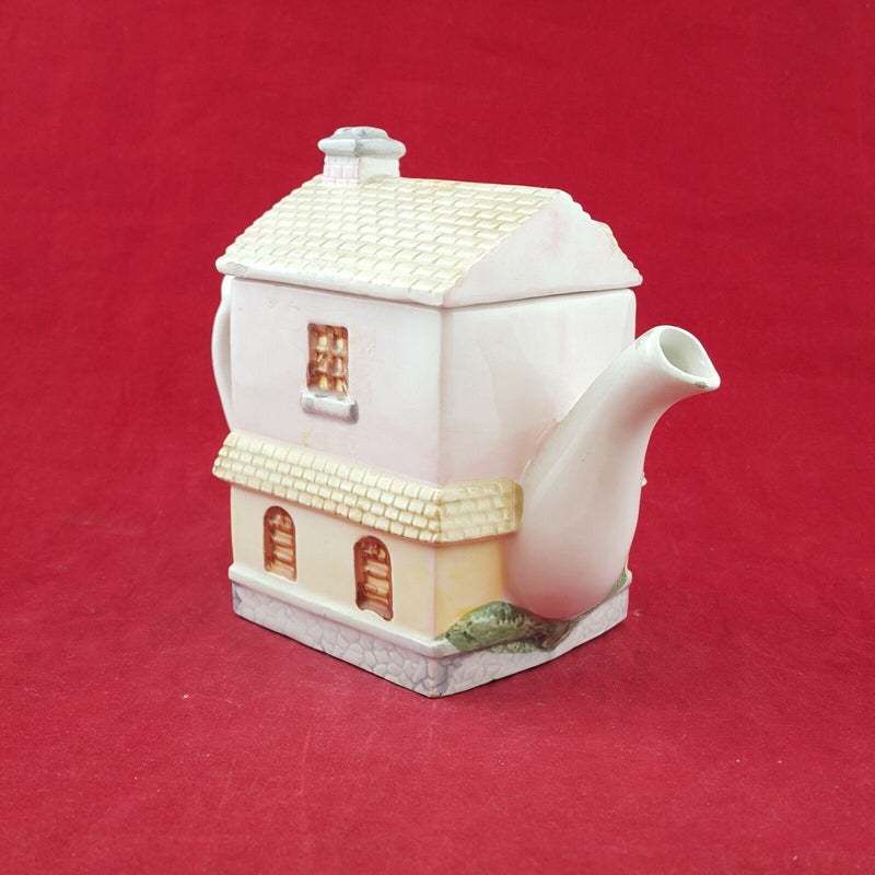 Leonardo - Collectors Handpainted Teapot - The Toy Shop - OP 2175