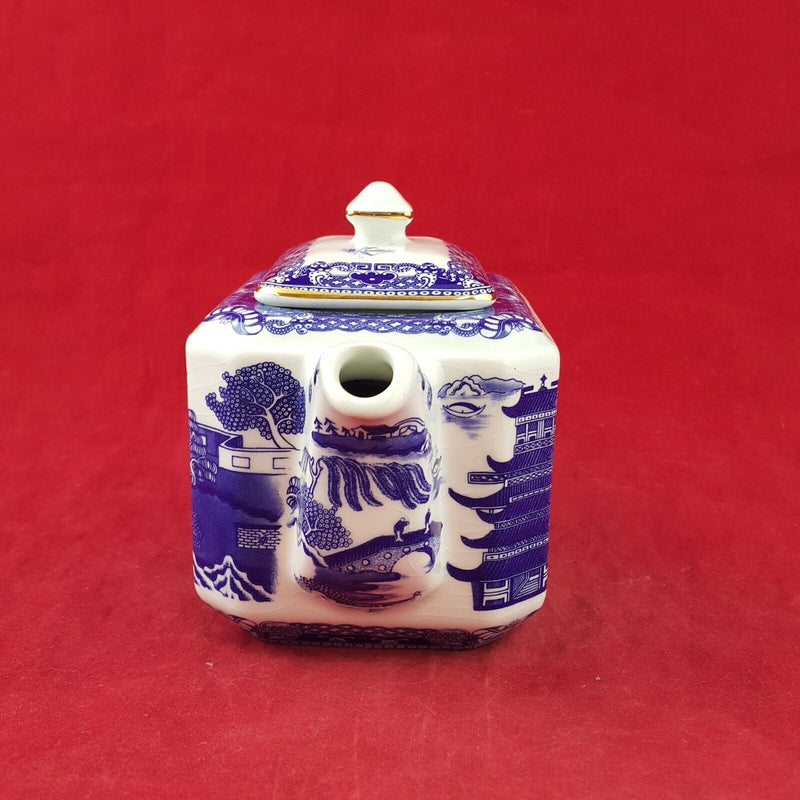 Ringtons by Wade Ceramics Blue and White Teapot - 7426 O/A