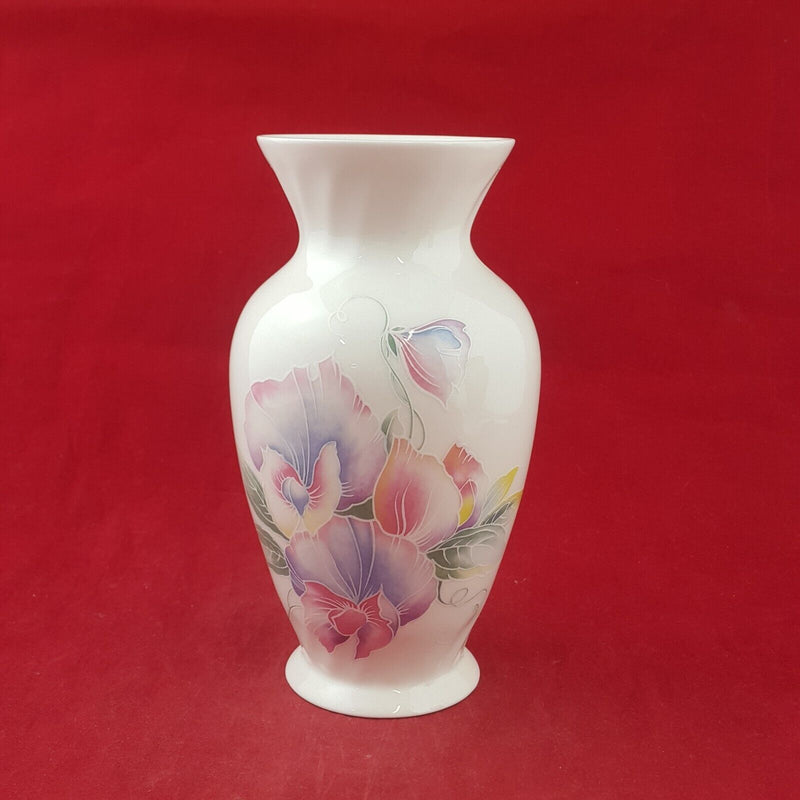 Aynsley Little Sweatheart Fine Bone China Vase - 7492 OA