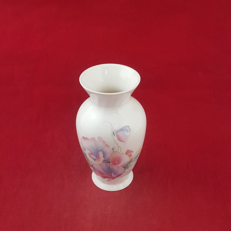 Aynsley Little Sweatheart Fine Bone China Vase - 7492 OA