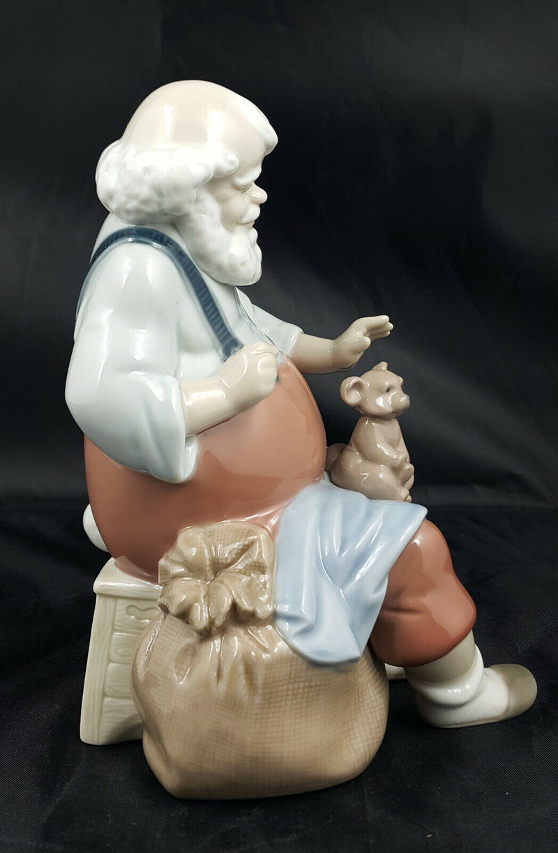 Lladro Santa's Magic Touch Model No. 6774 – Original Box – Brush Missing