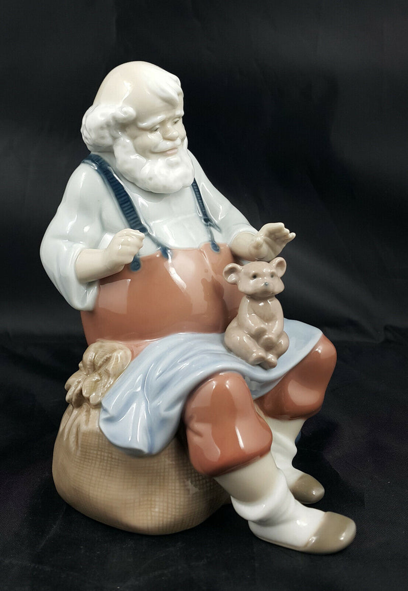 Lladro Santa's Magic Touch Model No. 6774 – Original Box – Brush Missing