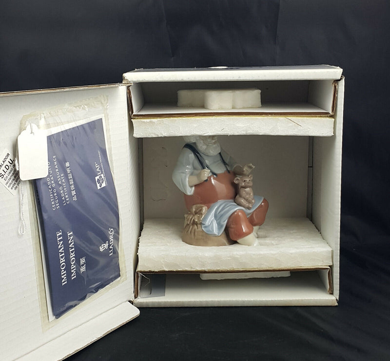 Lladro Santa's Magic Touch Model No. 6774 – Original Box – Brush Missing