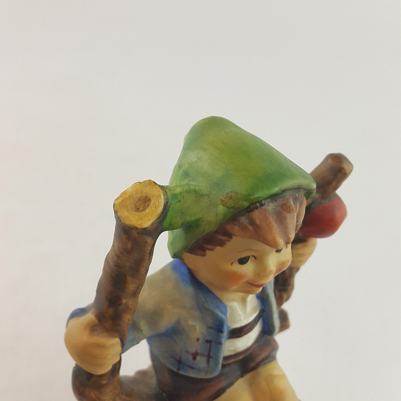 Goebel Hummel Figurine - Apple Tree Boy 142 3/0 - TF 107