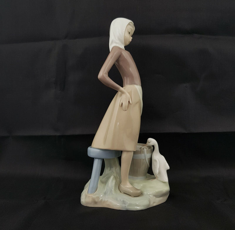 Lladro Figurine Girl With Milk Pail & Duck Model 4682 - BOXED