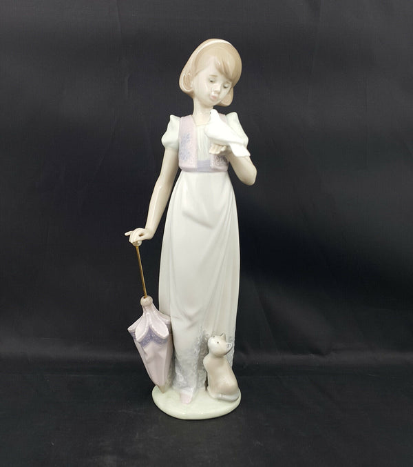 Lladro Figurine 7611 Summer Stroll Collectors Society Boxed - Glued