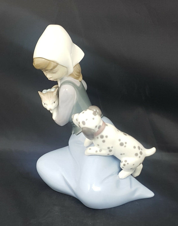 Lladro Figurine 5032 Little Friskies - Girl with Cat and Dog