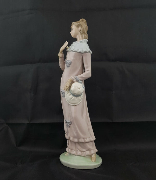 Lladro Nao Figurine Lady With Fan Model No. 219  - Restored & Fan Missing